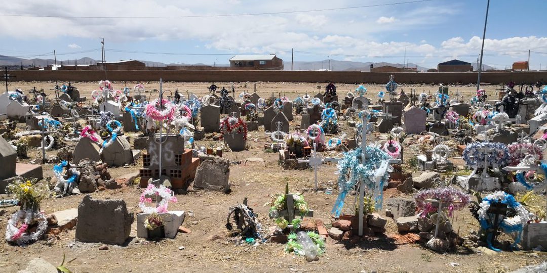 Imagen referencial de un cementerio en el altiplano boliviano. Mijail Miranda/Revista Muy Waso