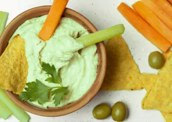 Humus de palta y garbanzos, la receta ideal para tu fin de semana