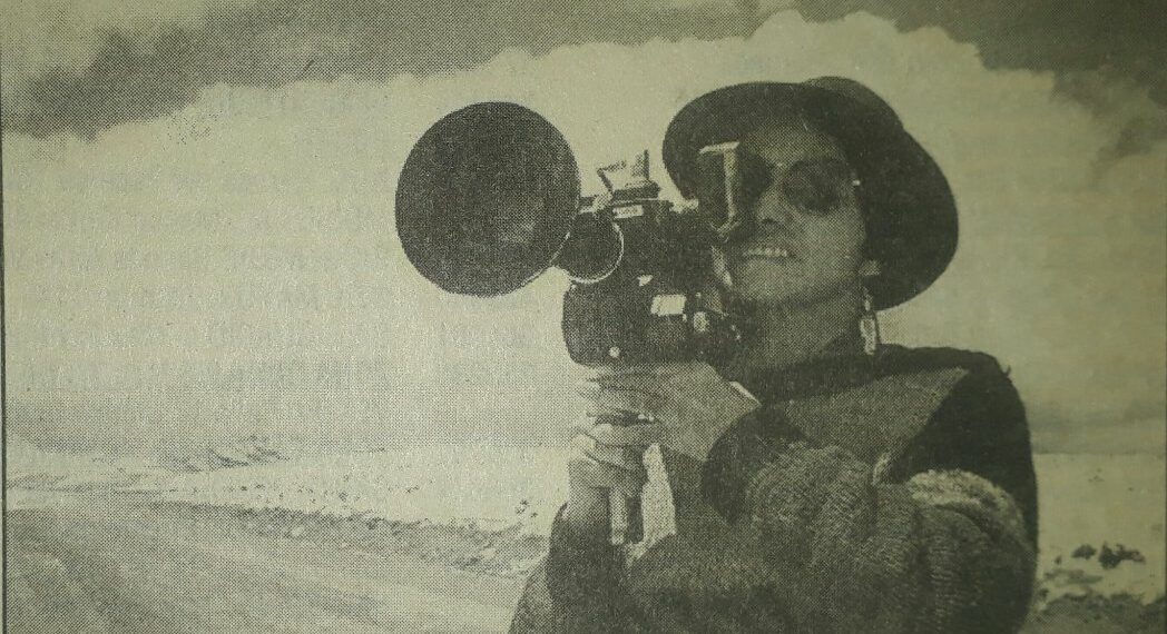 La cineasta y productora Beatriz Palacios durante un rodaje. Foto: Fundación Grupo Ukamau
