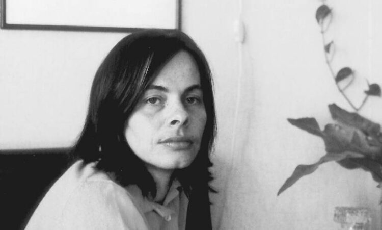 Un retrato de 1986 de la poeta lesbiana Cristina Peri Rossi. Foto: Dominio Público