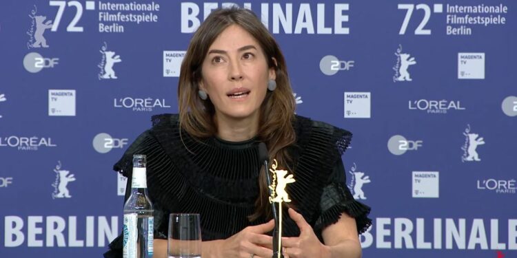 La cineasta boliviano mexicana Natalia López Gallardo, durante una rueda de prensa en la Berlinale. Foto: Difusión