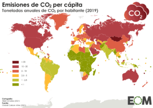 Mapa a colores de los países que más emisiones de dióxido de carbono emiten por persona. 