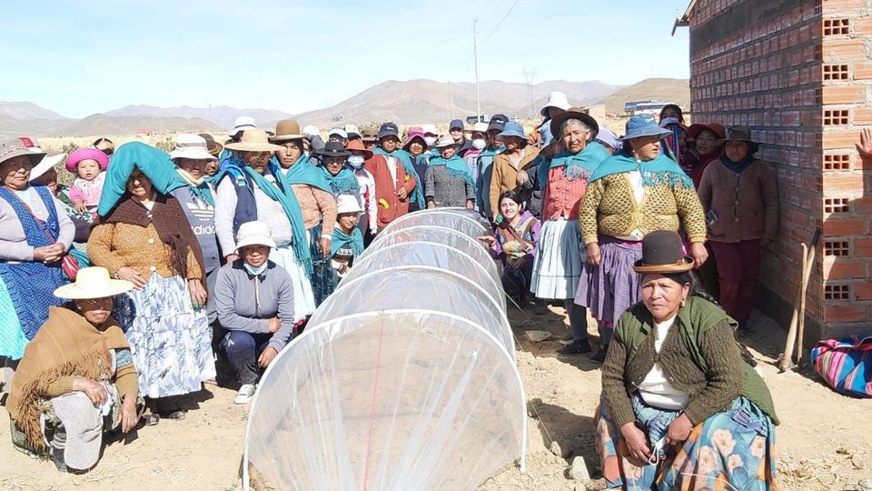 Mujeres bolivianas de zonas rurales en un proyecto contra la crisis climática.