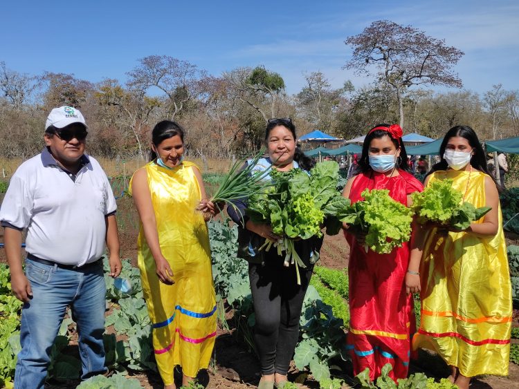 127 mujeres guaraníes de esta comunidad lideraron la producción orgánica de alimentos para tener dietas más saludables y nutritivas.