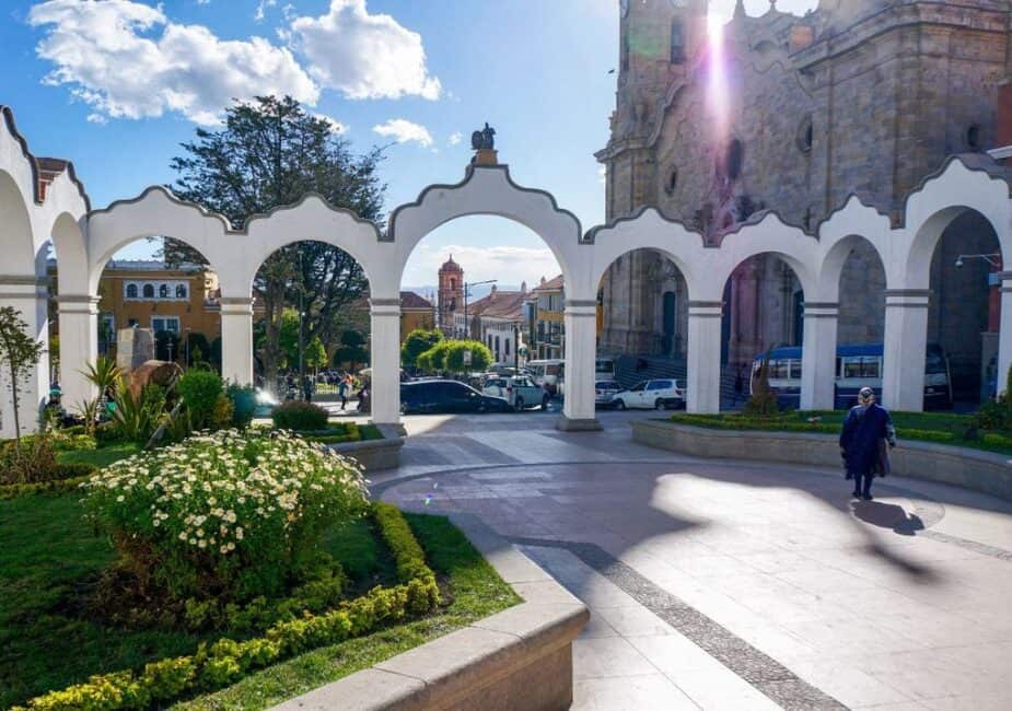 Fotografía de la plaza 10 de Noviembre en Potosí, Bolivia