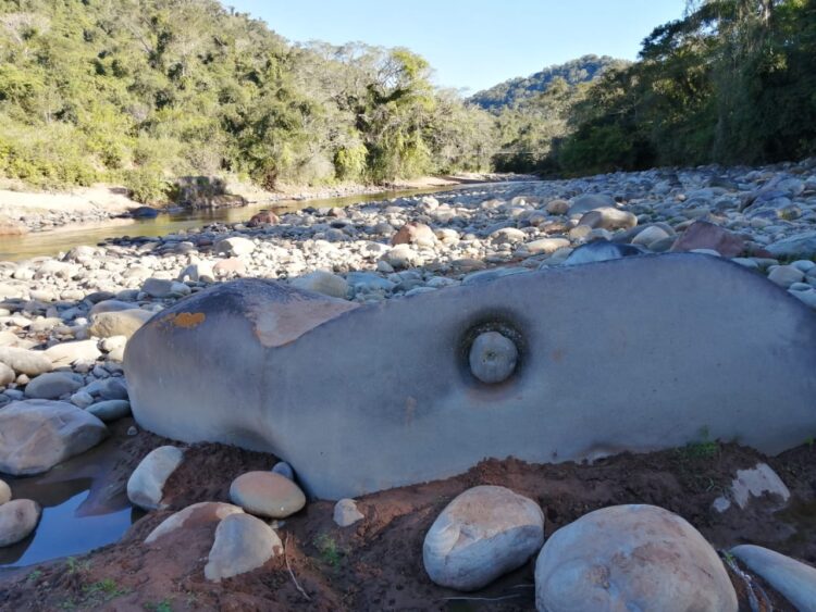 Fotografía de la Piedra Ombliguda ubicada en la Reserva natural de Tariquia