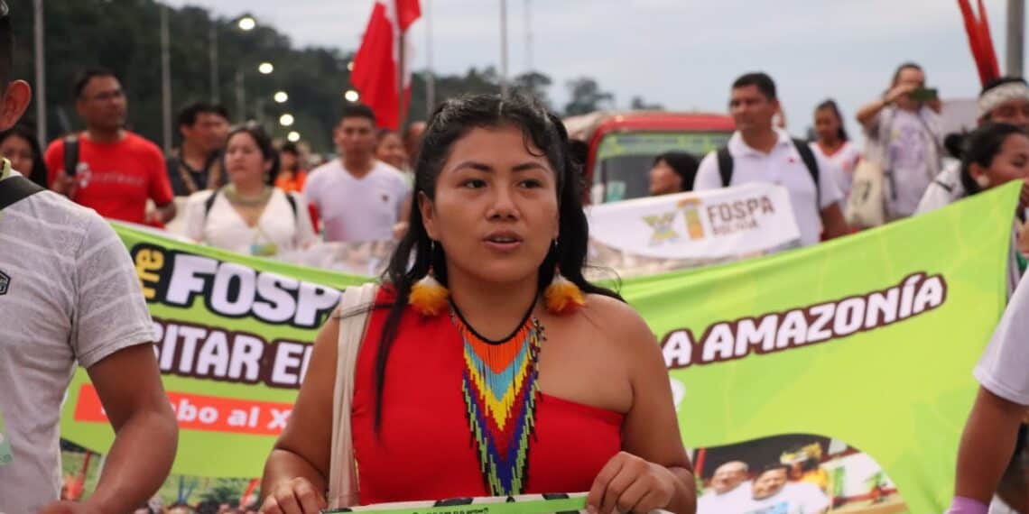 Participantes del FOSPA 2024 en Bolivia en la marcha inaugural.